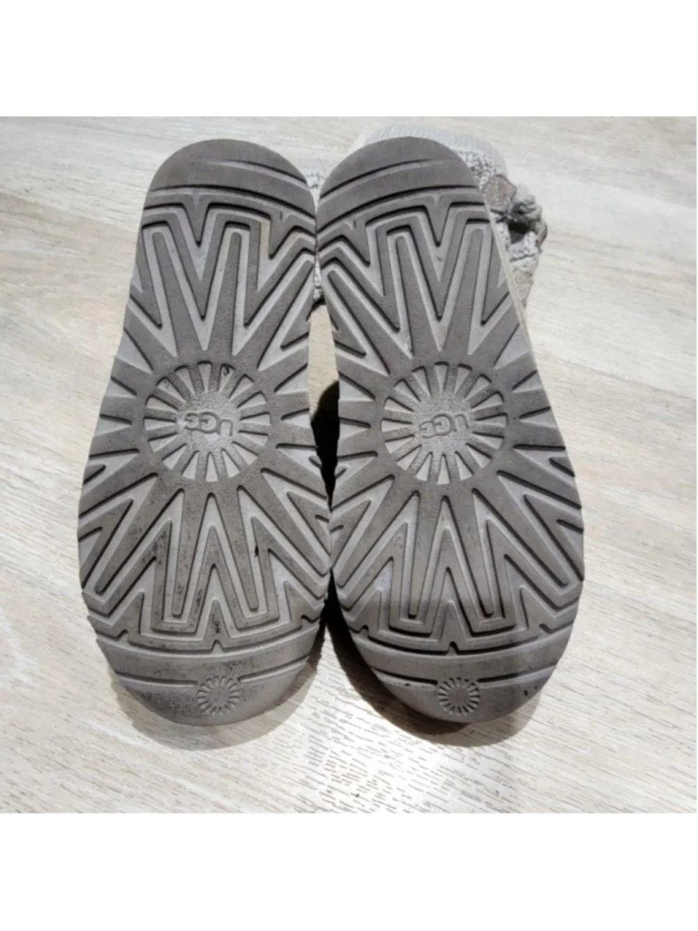 UGG Knit Boots Womens Size 5 Gray Suede Button Mid Calf Sock Winter Casual